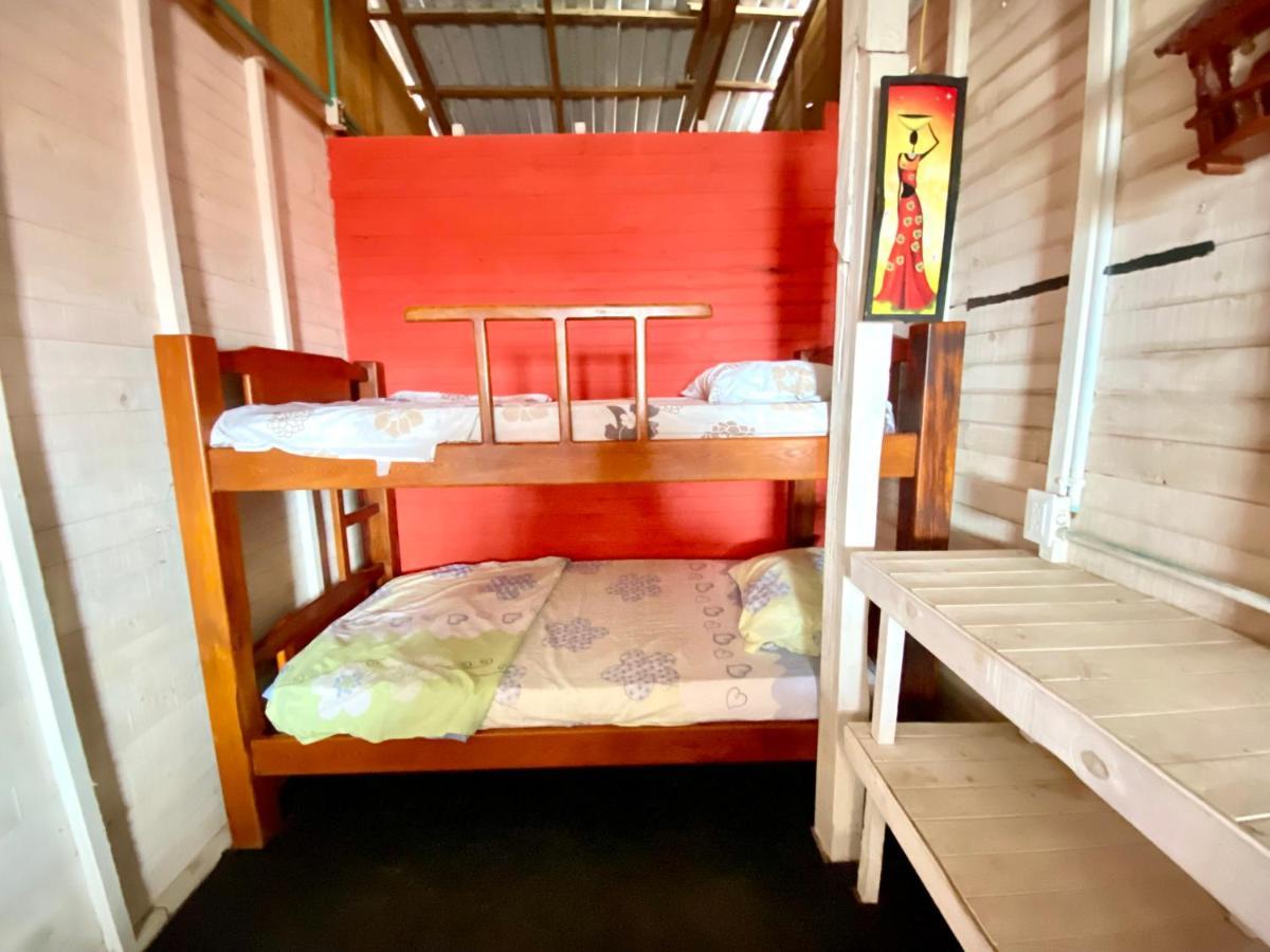 Hostal Paraiso Isla Mucura Bagian luar foto